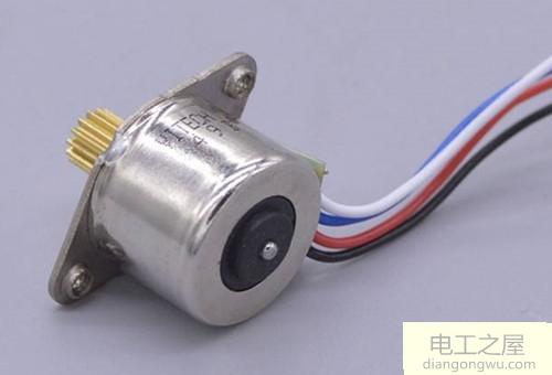 4根出线的24V直流电机怎样接线可以正反转
